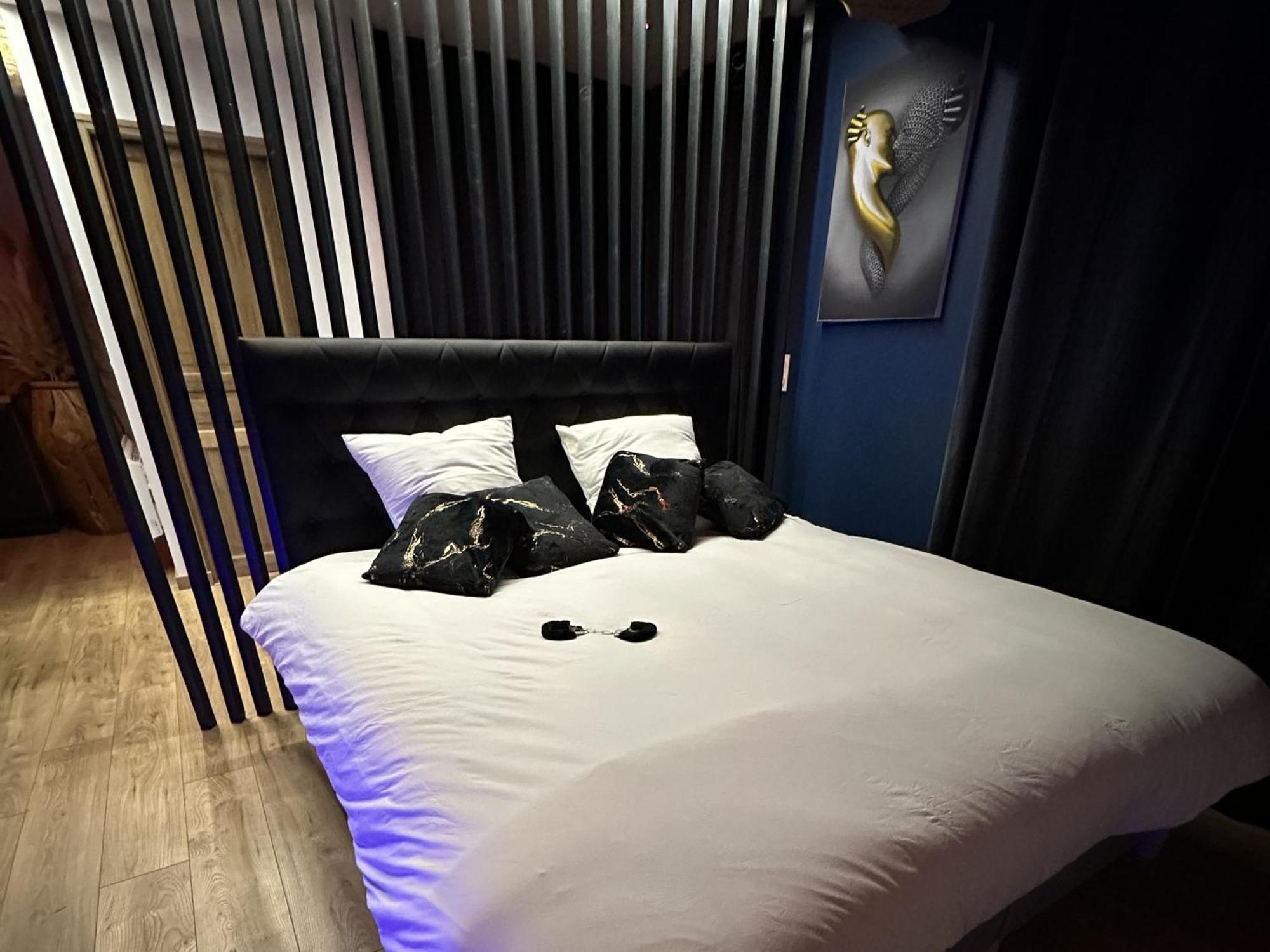 Roomandx-Loveroom-Caen-Bayeux Le Fresne-Camilly Eksteriør bilde